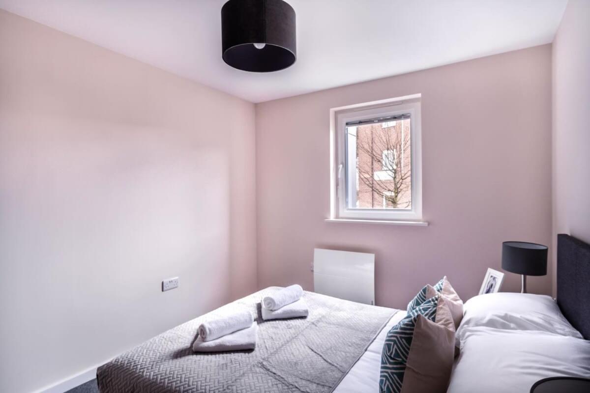 Modern & Spacious 2 Bed Apartment In Manchester Eksteriør bilde